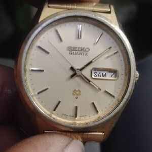Seiko Gold Quartz Watch With Day And Date